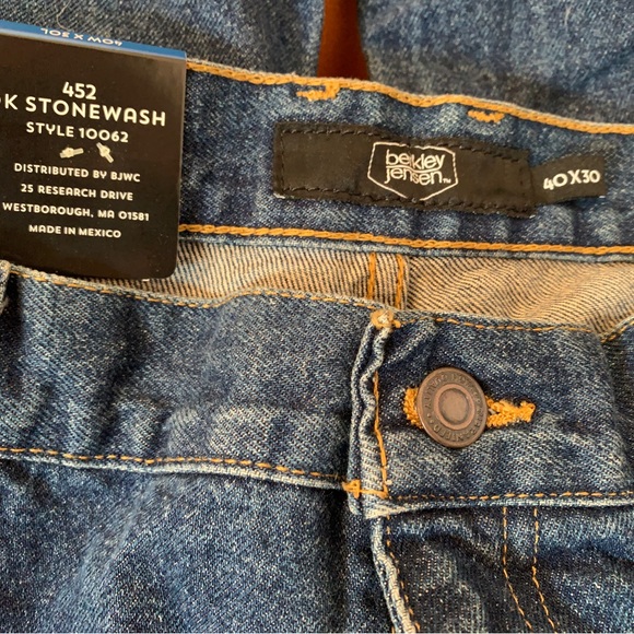 Berkley & Jensen Dark Wash Relaxed Jeans NEW - Picture 4 of 7